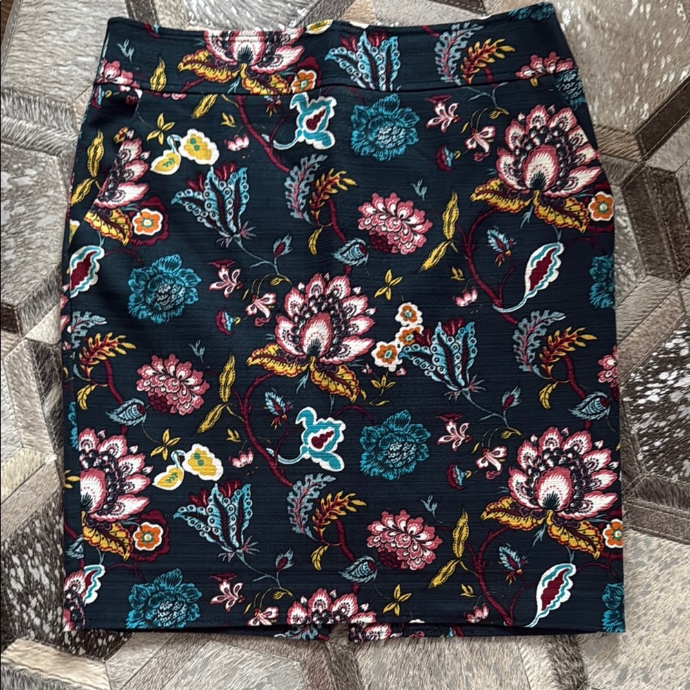 LOFT Green and Red Mini Pencil Skirt Casual